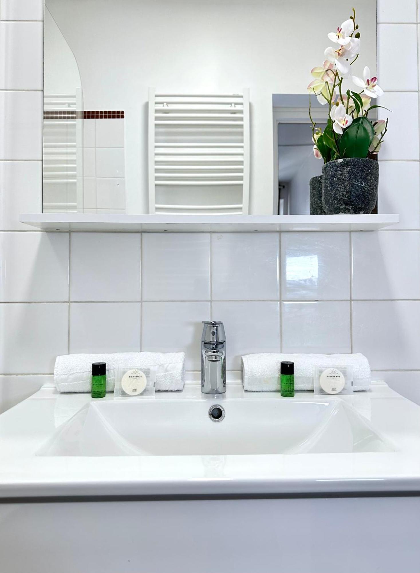 Apartamento Welcoming & Cosy Flat Near Republique París Exterior foto