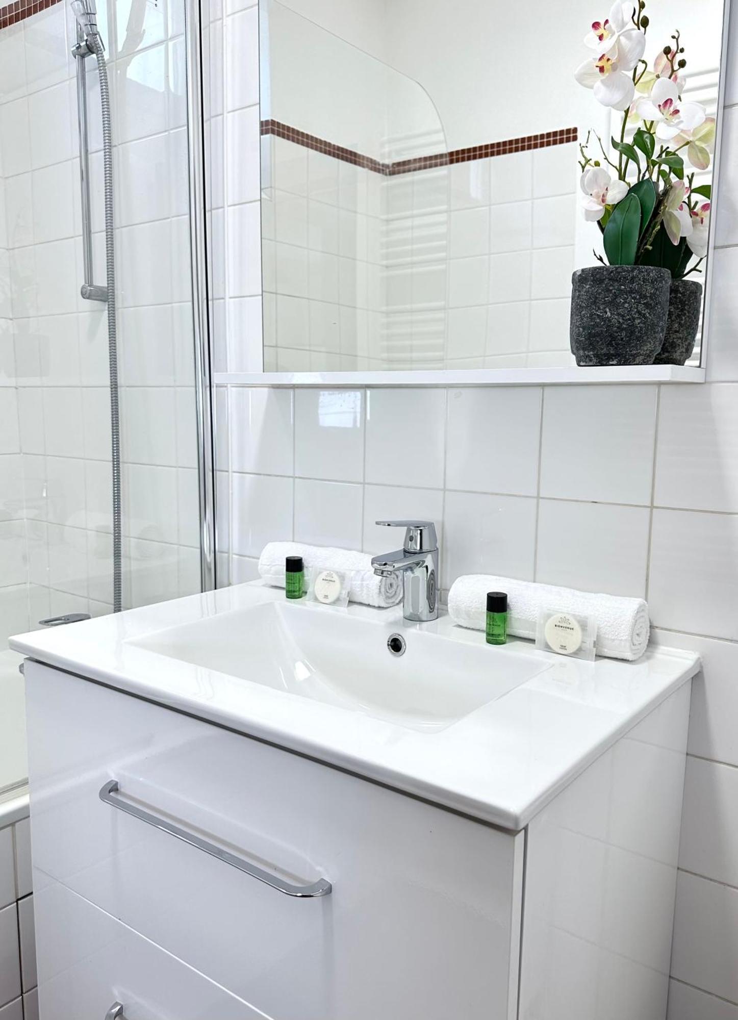 Apartamento Welcoming & Cosy Flat Near Republique París Exterior foto